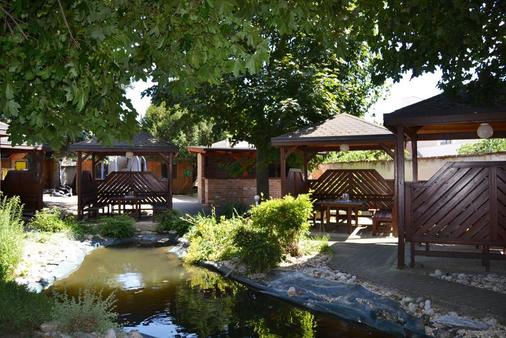 Hotel U Racka Ostrožská Nová Ves Dış mekan fotoğraf